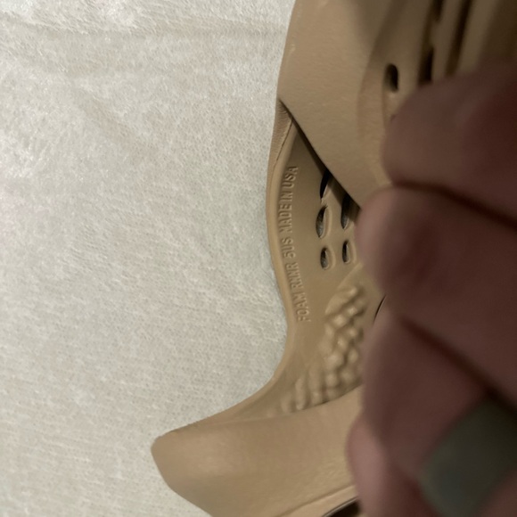 Yeezy Foam RNNR Stone Sage. Size : 5 Men / 6.5 Women - Picture 9 of 11